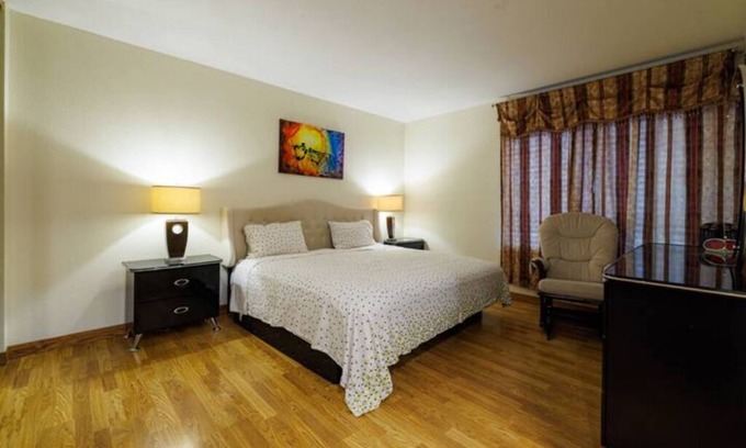 Edenvale Casa | Modern Single Family House With Large Backyard