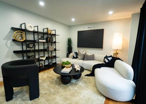 Washington Park Casa | Modern Single Family Home minutes from Fort hill