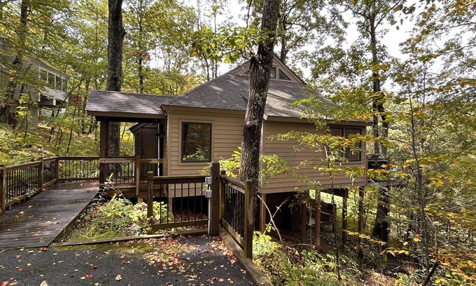 Pedlars Edge Casa | Modern Ski-In/Ski-Out Retreat – 3BR/2BA, Step-Free Entry