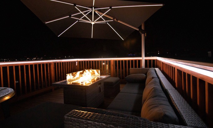 Canton Casa | Modern Smart Home w/Gourmet Kitchen, Peloton & King Suite with Rooftop Deck