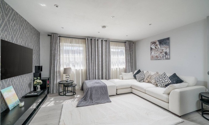 Abbey Apartamento | Modern South Wimbledon Stay