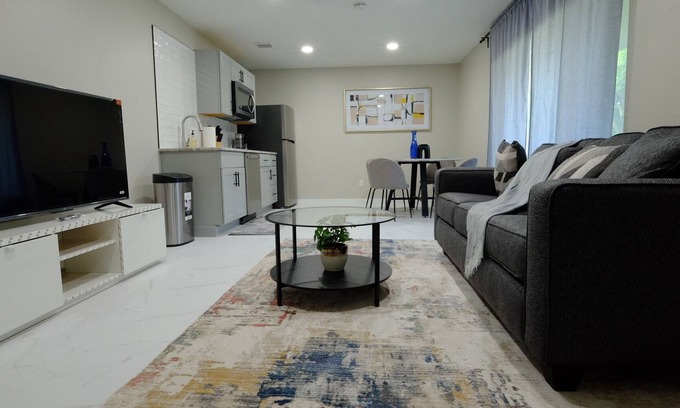 Altamonte Springs Casa | Modern, Spacious 1/1 + Bonus Room in peaceful Altamonte Springs; sleeps 4