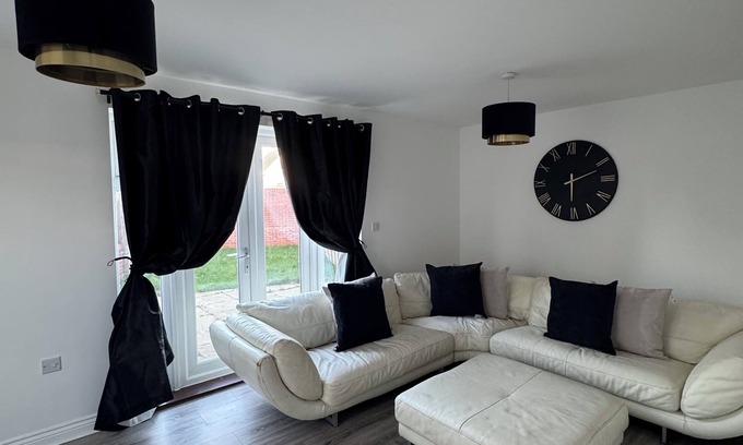 Dartford Casa | Modern & Spacious 3-Bedroom Home in Dartford – Ideal for Families & Contractors