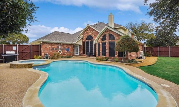 Rowlett Casa | Modern, Spacious - Pool & Backyard Oasis & Cinema
