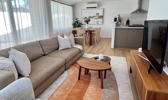 Armadale Casa | Modern Stay in Armadale
