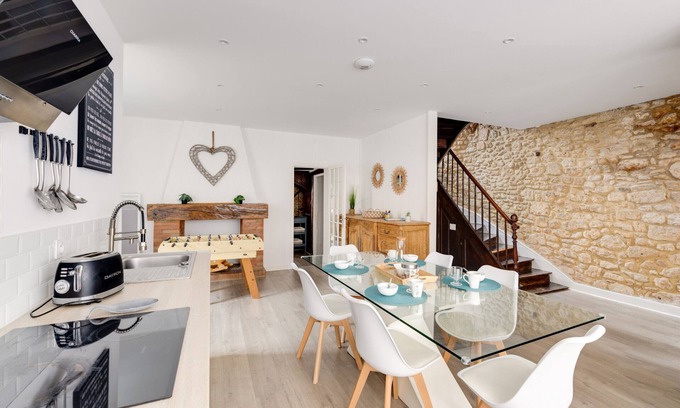 Montignac Chalet De Esquí | Moderna casa de piedra con terraza para 6