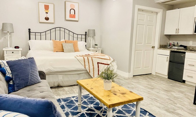 Fountain Hills Apartamento | Modern Studio - 10min walk to the Famous Fountain