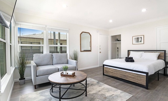 The Flats Apartamento | Modern Studio Apartment in Prime Location