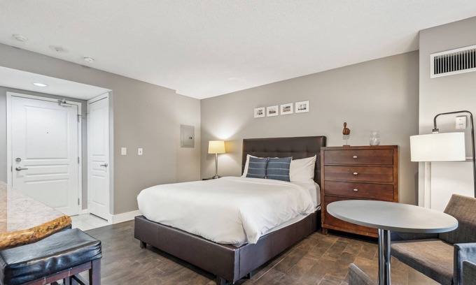 Downtown Toronto Apartamento | Modern Studio Condo DT Toronto