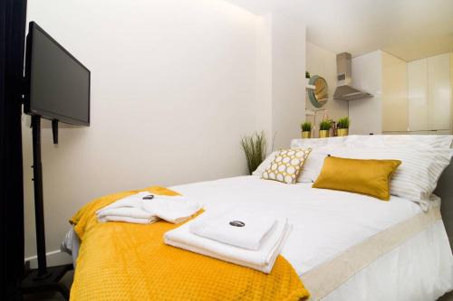 Embajadores Apartamento | Modern Studio in Embajadores Street by Batuecas