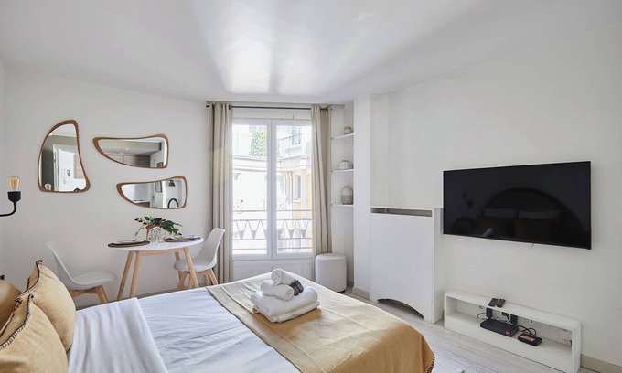 Chaillot Apartamento | Modern Studio Montaigne Champs Elysees