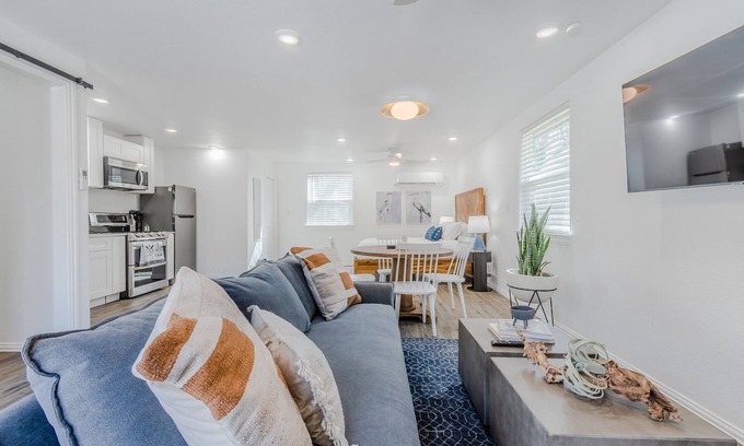 Little Elm Apartamento | Modern Studio Near Lake Lewisville | Fire Pit & Pets OK