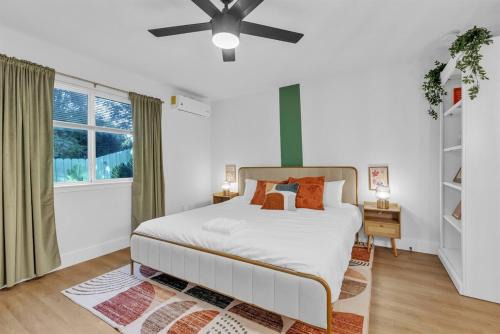 Austin Apartamento | Modern Studio Unit Near Downtown, King Bed, WiFi