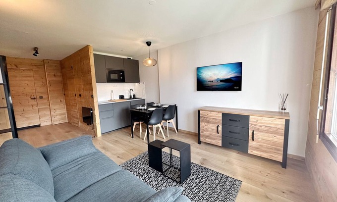 Samoens Apartamento | Estudio moderno con aparcamiento privado cerca del centro