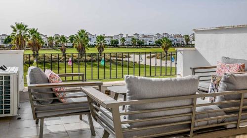 Roldan Casa | Modern Stunning Townhouse 3 bed 2 bath on La Torre CE51LT