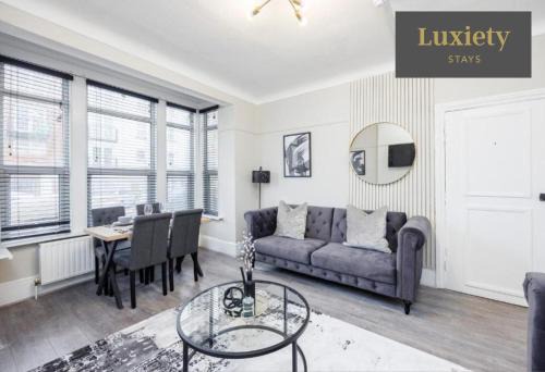 Southend-on-Sea Apartamento | Modern & Stylish 2BR - CITY CENTRE Nr High Street & C2C by Luxiety Stays