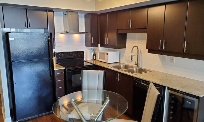 Scarborough Condominio | Modern Stylish Condo in the Heart of Scarborough