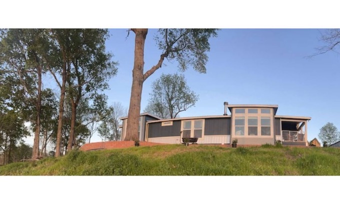 Zwolle Casa | Modern, stylish lake front house. Sweeping views Dedicated boat parking charging