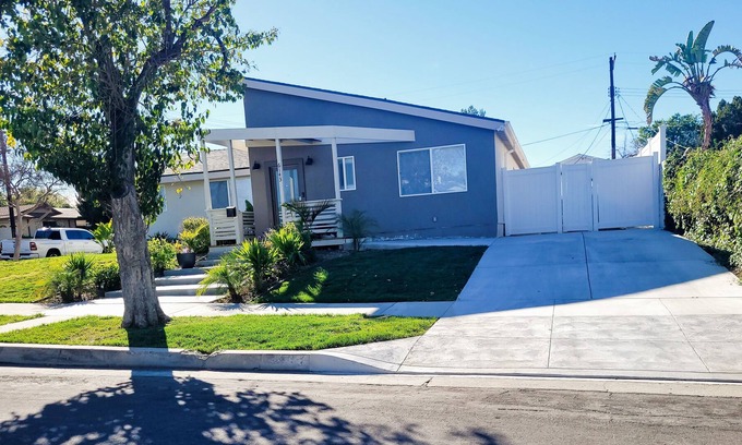 Woodland Hills Casa | Modern, Stylish, New Home, in Prime/central Location ~ in the Valley