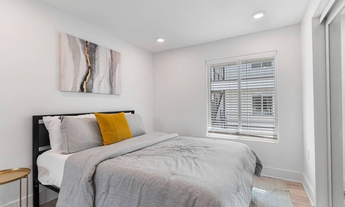 Knox - Henderson Apartamento | Modern Style Studio in Downtown Dallas + Parking