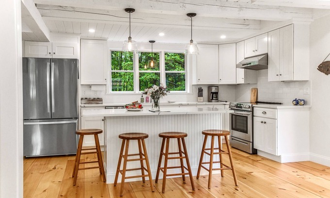 Sunapee Casa | Modern Sunapee Cottage - Hilltop Hideaway