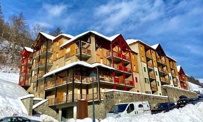 Sers Apartamento | Apartamento de 2 habitaciones para 4 personas con WIFI, garaje y balcón