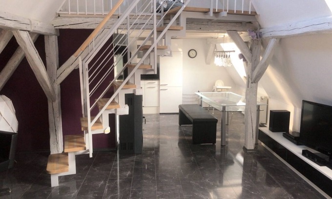 Kenzingen Apartamento | Modern top floor apartment - 15 minutes from Europa Park