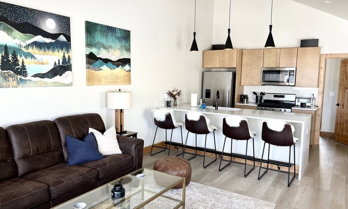 Crested Butte Casa | Modern townhome, minutes to ski resort, includes sauna and ping pong table