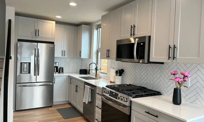 Loyal Heights Casa | Modern Townhome w/ Rooftop & Parking