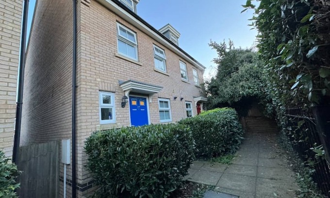 Wellingborough Casa | Modern Townhouse