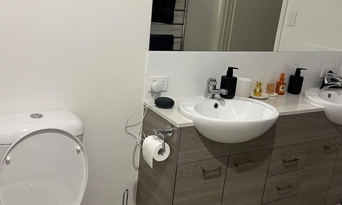 Upper Coomera Casa | Modern Townhouse in Upper Coomera - 5 minutes to Gold Coast Theme Parks
