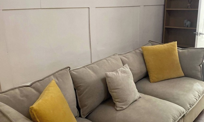 Manchester Casa | Modern Townhouse-free Parking-game Room-w-ifi