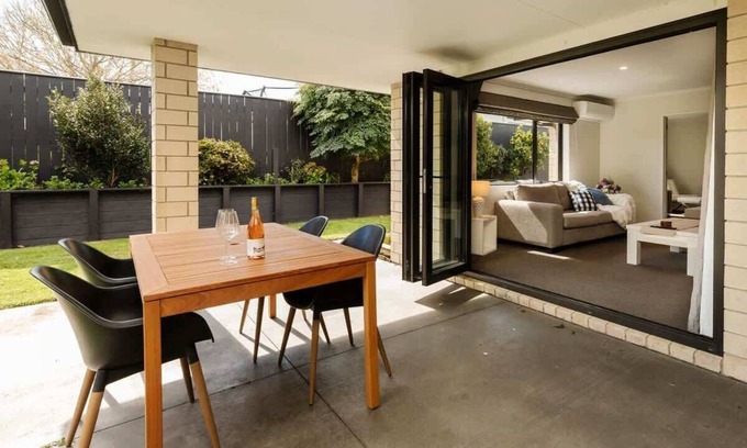 Rewa Casa | Modern Townhouse in Strandon