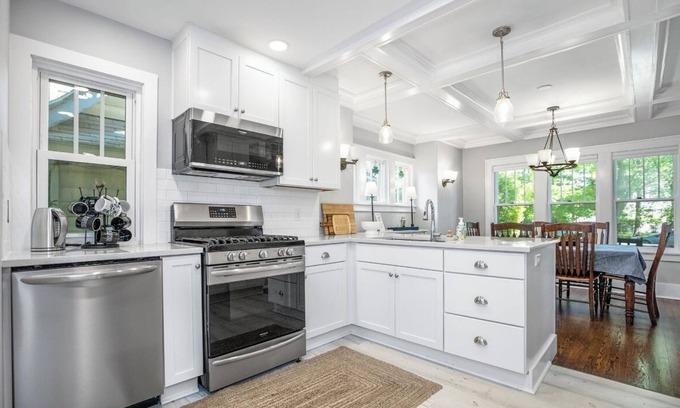 Harters Heights Casa | Modern Traditional 4-bedroom house in South Bend - Walk to ND!