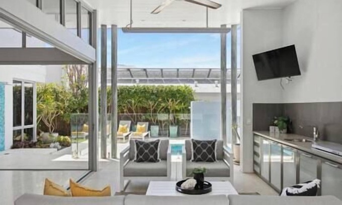 Cottesloe Casa | Modern Traveler - great location + pool