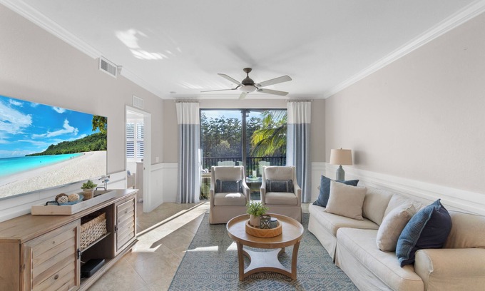 Naples Condominio | 🌴Modern Treviso Bay Condo w/Resort-Style Amenities & Prime Naples Location