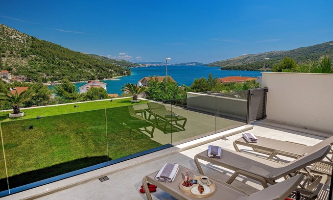 Marina Villa | Villa Preko Titanium | Villa moderna de 4 dormitorios | Impresionantes vistas al mar | Sauna | Gimna
