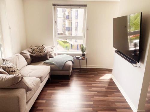 Glasgow Apartamento | Modern Two Bed Glasgow Apartment with Free Parking