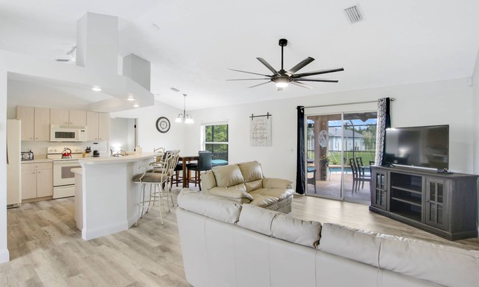 Port Saint Lucie Casa | Modern Updated Home With Pool Minutes From Beach!