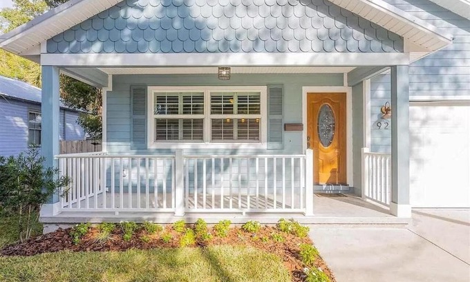 Lincolnville Casa | Modern, Upscale, and New Blue Bungalow in the heart of Downtown St Augustine