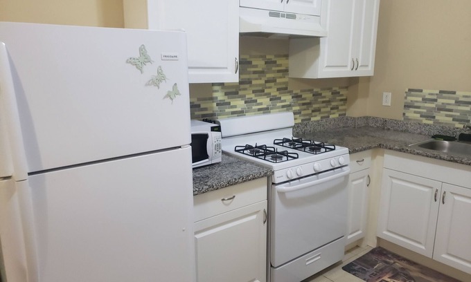 Demerara-Mahaica Condominio | Modern Vacation Rental - Cozy Executive Condo in Gated Community