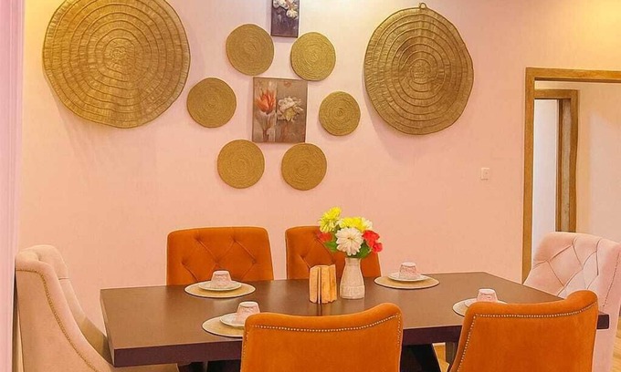 Agbodrafo Apartamento | Modern vacation apartment with washing machine and king-size bed