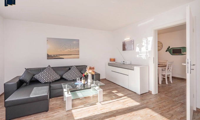 Kamminke Apartamento | Modern vacation apartment by the lake with terrace and garden view on Usedom