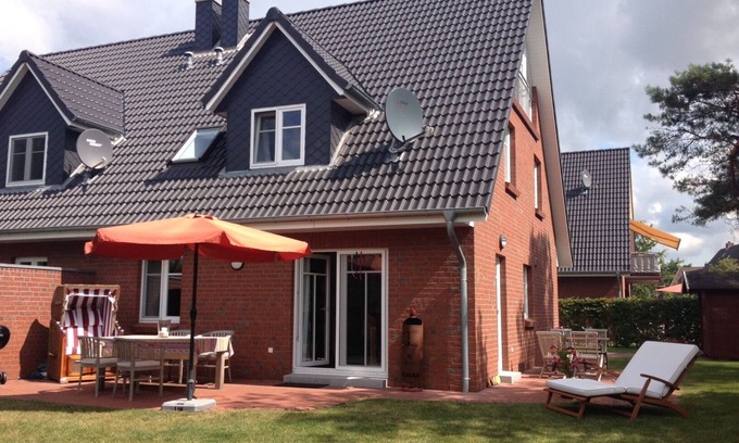 St. Peter-Ording Casa | casa de vacaciones moderna con equipos de 127 metros cuadrados y de lujo en una buena ubicación en el pueblo