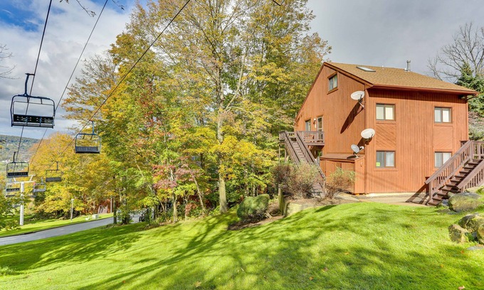 Vernon Condominio | Modern Vernon Township Condo Near Ski & Water Park