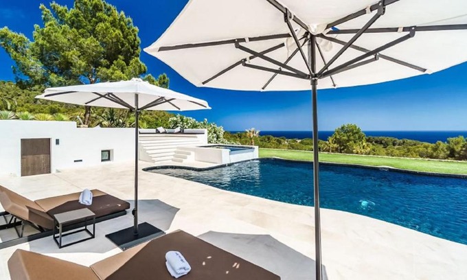 Puig Manya Villa | Villa moderna en las colinas de Ibiza