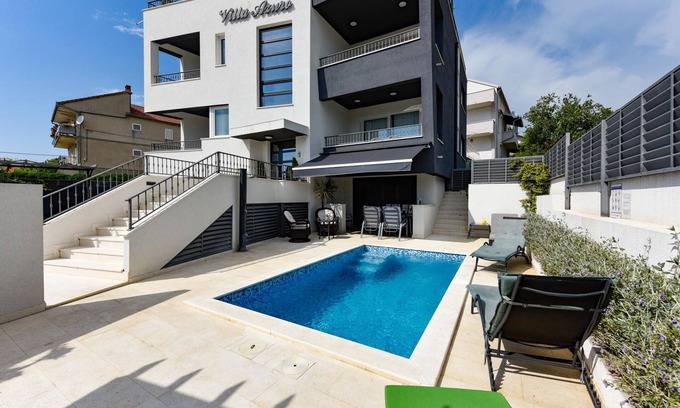 Sveti Filip i Jakov Villa | Villa en Sveti Filip junto al mar y piscina