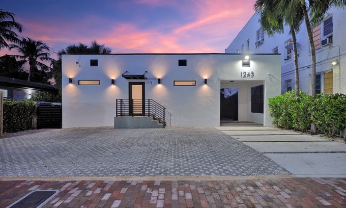 East Little Havana Villa | Modern Villa 1 in Miami close to Brickell, Wynwood, near everything