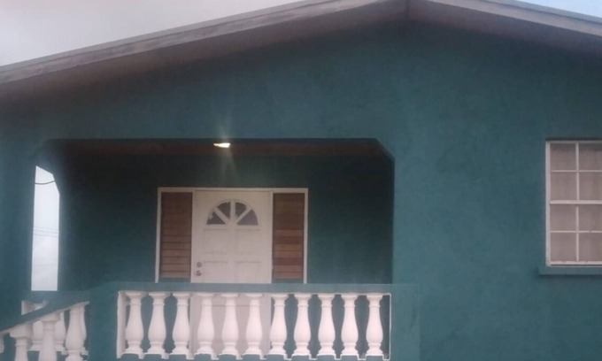 West Coast Villa | Modern Villa 15mins from anywhere!!