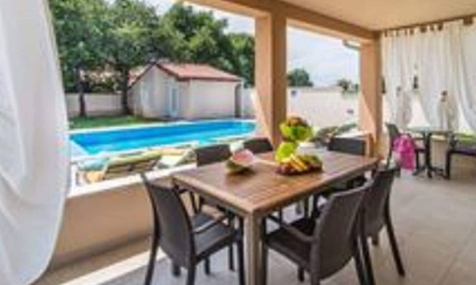 Liznjan Villa | Villa moderna a 2km del mar, con piscina privada